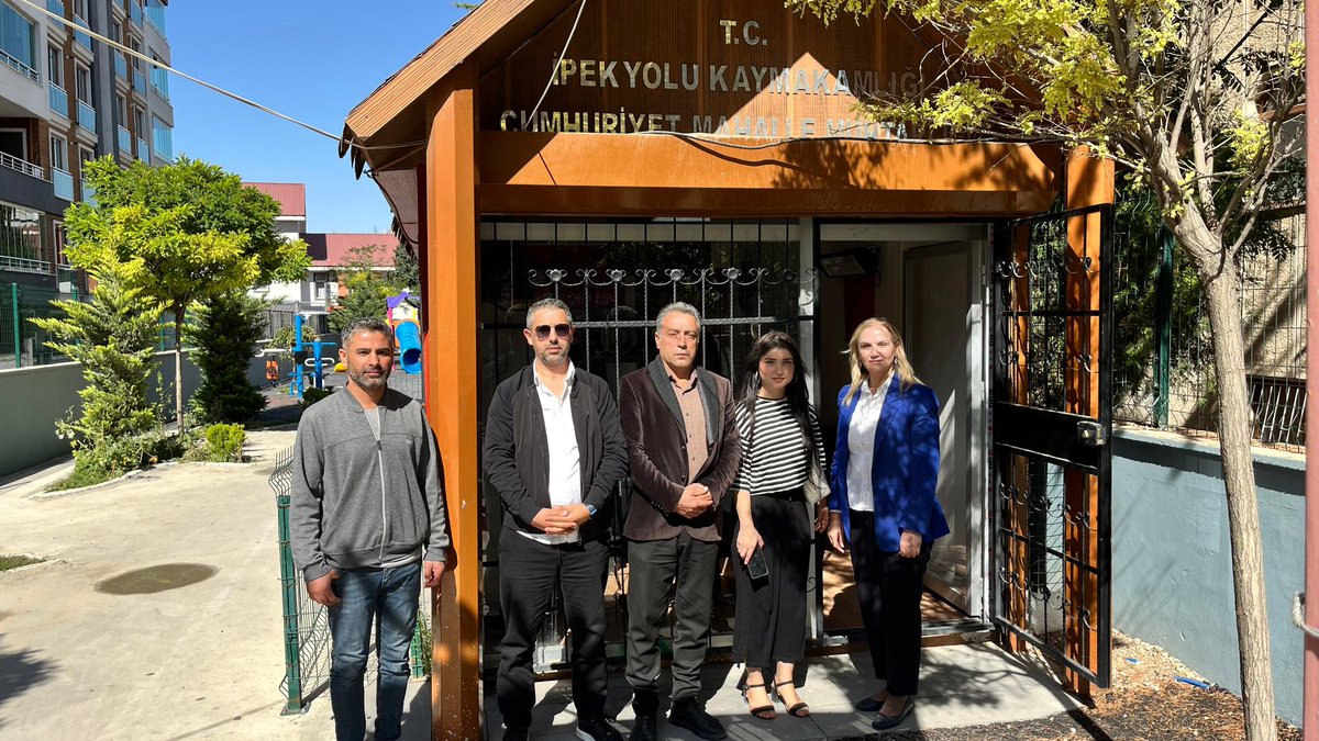 Yönetim kurulu üyelerimiz, Cumhuriyet Mahalle Muhtarımız Sn. Leyla Tanrıtanır ’ı ziyaret ederek mahallemizin ihtiyaç,  ve talepleri ile alakalı istişarede bulunduk.
#Van 
#Akparti #İpekyolu
<a href="/abuyukgumus/">Ahmet Büyükgümüş</a>
<a href="/MustafaAlkayis/">Av. Mustafa Alkayış</a>
<a href="/merdogan02/">Mehmet ERDOĞAN</a>
<a href="/Recep_ayd25/">Recep Aydın 🇹🇷</a>
<a href="/ArvasAbdulahat/">Abdulahat Arvas</a> 
<a href="/YavuzKusanVan/">Yavuz Kuşan</a>