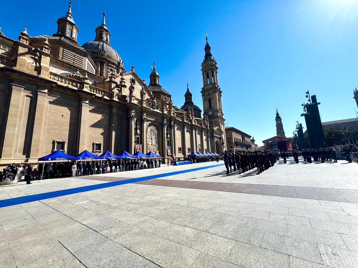 La Jefatura Superior de Policía de Aragón ha celebrado hoy la festividad de los Santos Ángeles Custodios, patronos de la Policía Nacional.

Un acto de reconocimiento y homenaje a los innumerables actos de valentía y entrega de los agentes que consagran su vida al servicio del