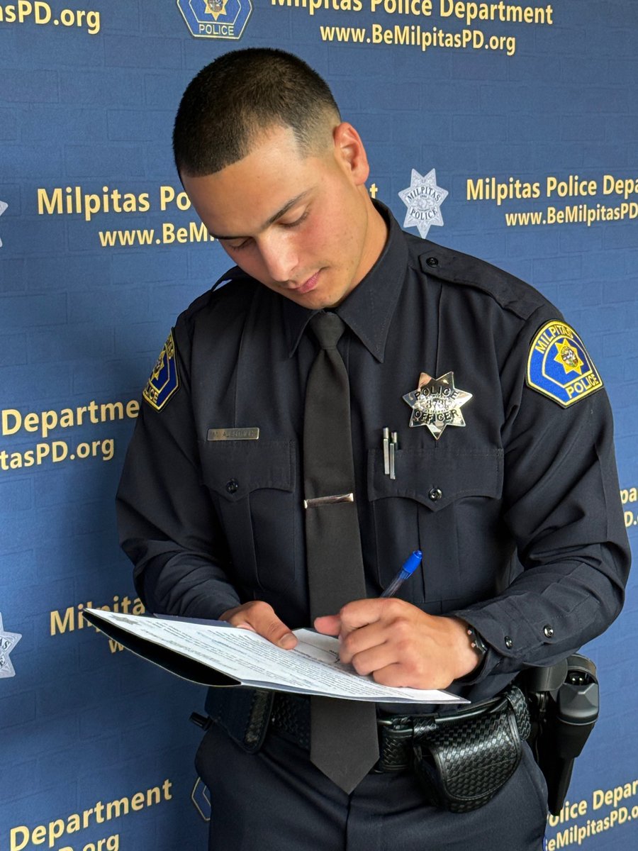 🎓🚔 Congratulations to Officer Albutmeh #373! 🚔🎓

Yesterday, we proudly celebrated the graduation of Officer Maalik Albutmeh from the South Bay Regional Basic Police Academy, Class 184. Attending the graduation ceremony were Maalik’s family, Chief Hernandez, Assistant Chief