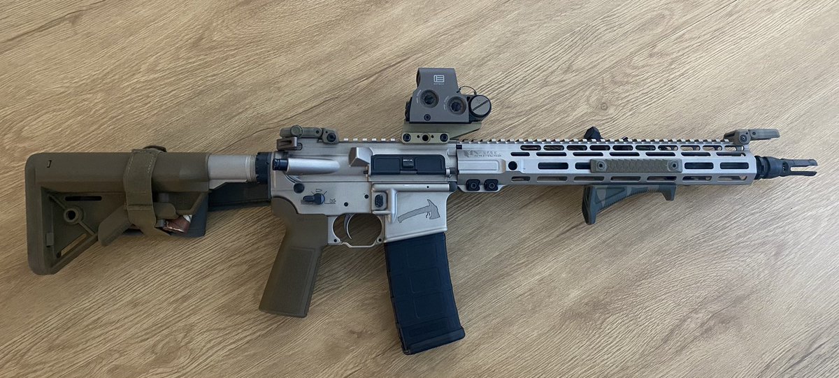 B5 Rhodesian Build details: >SOLGW Tomahawk upper and lower. >B5 Enhanced SOPMOD ...