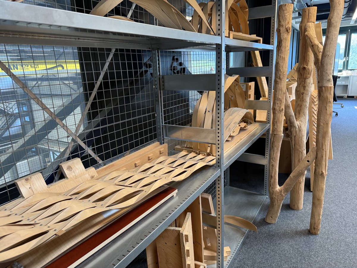 スイス工科大学ローザンヌ校で講演させていただきました。ホストのIBOISと言うデジタル木造研究室ワイナード先生に感謝。