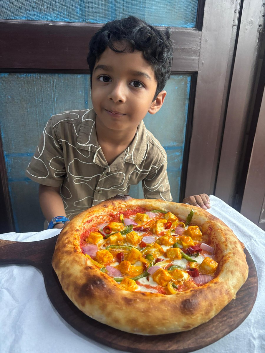 delianceindia's tweet image. 🍕 Great pizza starts with great flour.
Urban Elite’s Pizza Flour 00 + Dusting Flour = authentic dough, effortless handling &amp;amp; that perfect crisp bite.

Happiness on every face, one slice at a time. 😋

#UrbanElite #PizzaFlour00 #DustingFlour #CulinaryExcellence #PizzaProfessional