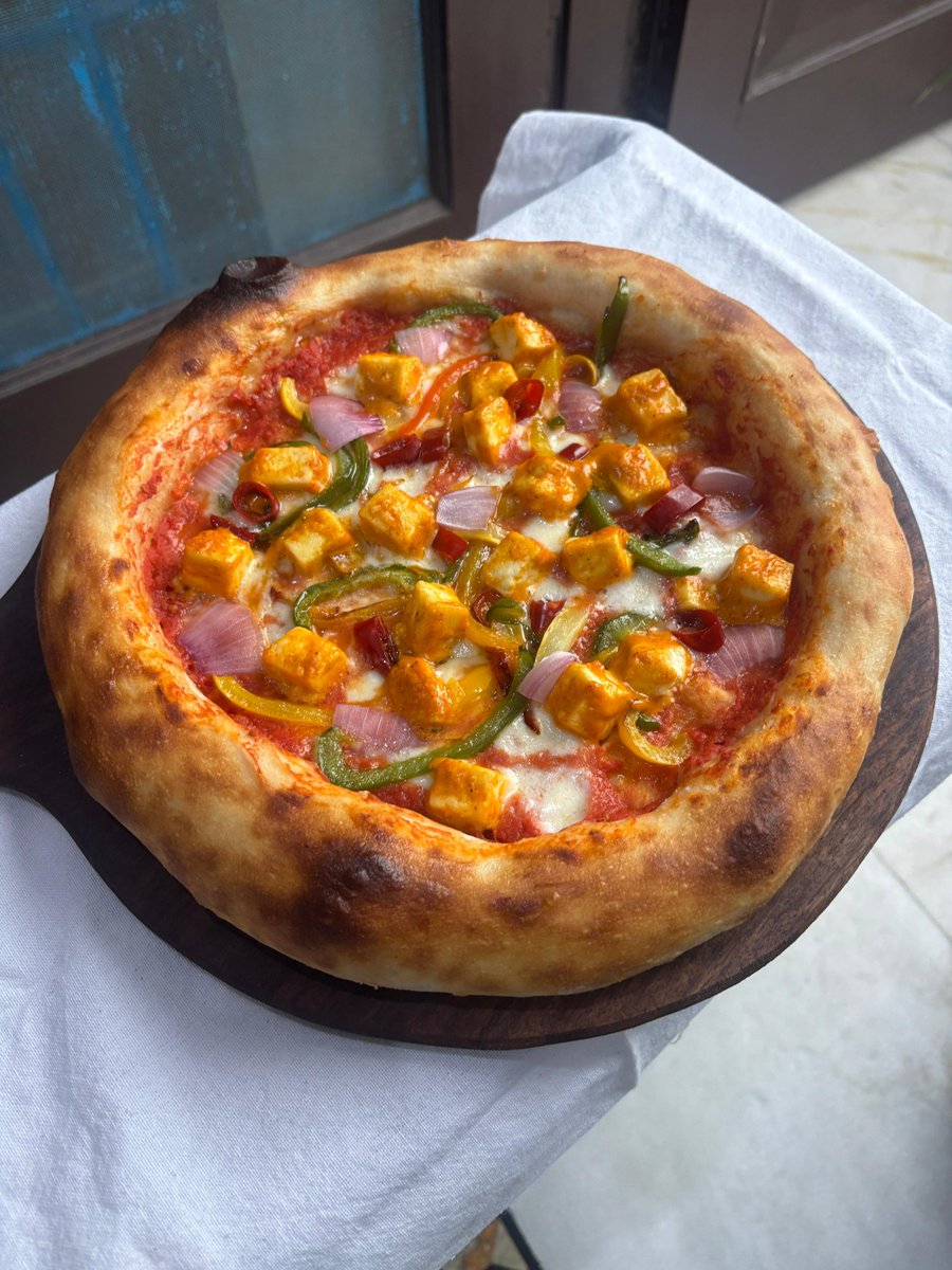 delianceindia's tweet image. 🍕 Great pizza starts with great flour.
Urban Elite’s Pizza Flour 00 + Dusting Flour = authentic dough, effortless handling &amp;amp; that perfect crisp bite.

Happiness on every face, one slice at a time. 😋

#UrbanElite #PizzaFlour00 #DustingFlour #CulinaryExcellence #PizzaProfessional