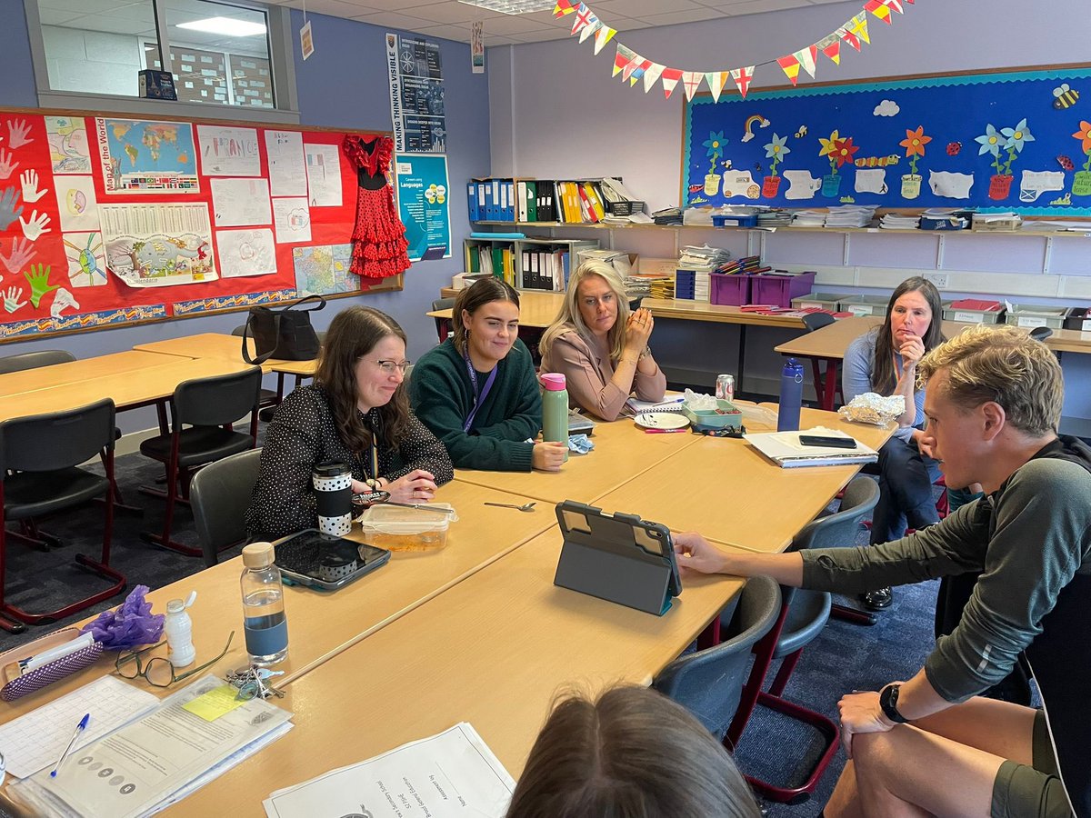 StAndrewsCLPL's tweet image. Great to see the commitment from our staff sharing practice and supporting one another through the prepare stage of our learning sprints 🙌 Collaboration and reflection in action! #alwayslearning #Teamwork #LearningSprints
