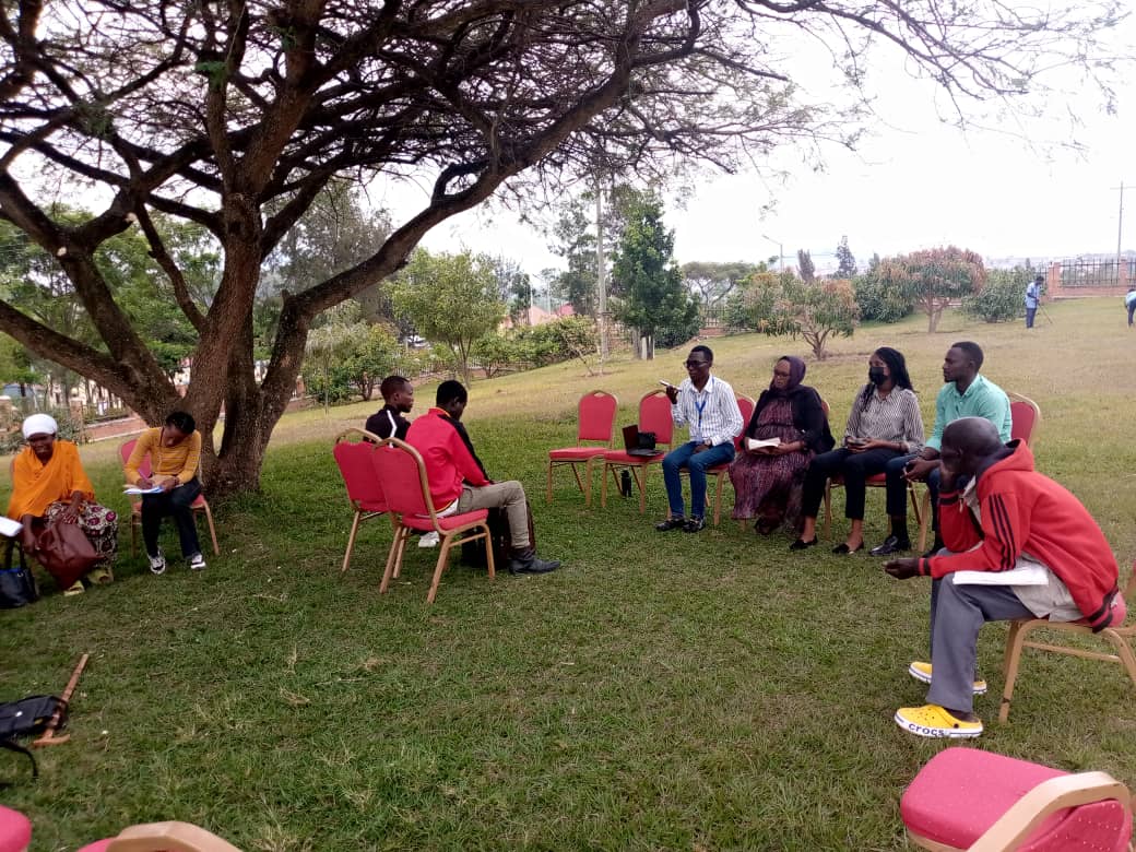 Muri gahunda ya buri wa kabiri yo kwakira ibibazo by'Abaturage muri <a href="/NyanzaDistrict/">Nyanza District</a> bifatanije n'Umuyobozi w'Akarere ushinzwe imibereho myiza y'Abaturage gukemura ibibazo byiganjemo iby'Uubutaka.
#ubutaberakuribose <a href="/unilak_rwanda/">UNILAK_Rwanda</a>