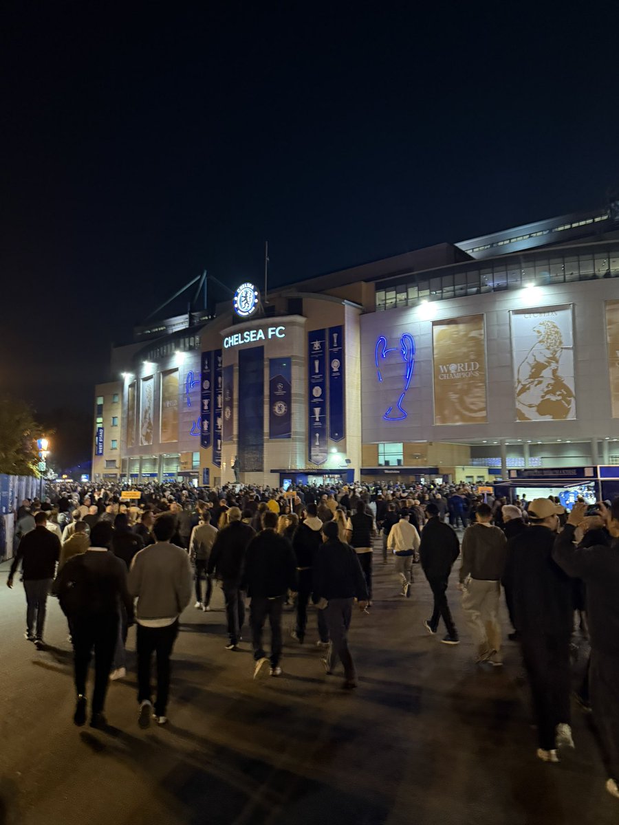 MaxLondonsFirst's tweet image. Chelsea. Champions League. It feels right.