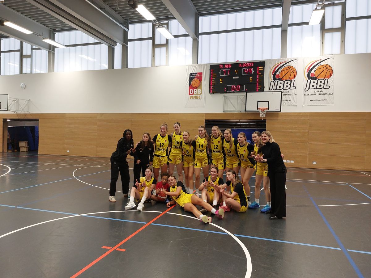 This weekend I played my first game of the season for my first club, TS Jahn Munich.
Tough opponents, but we were better and earned a +22 win! 🔥

Proud of the team – can’t wait to see what this season has in store!

📊 My Stats: 9 PTS | 5 REB | 4 STL | 2 AST | 1 BLK