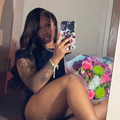 sanyanicolee's tweet photo. #NewProfilePic https://t.co/egbVcElzUm
