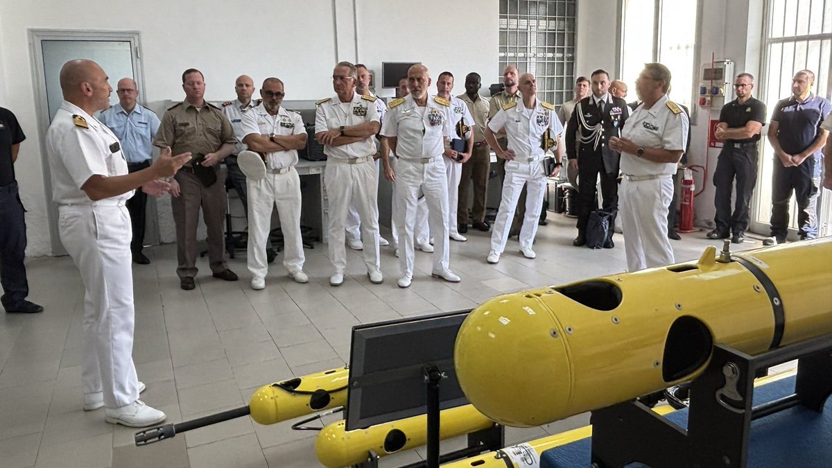 The underwater is truly paradoxical.
It is invisible, yet vital.
It is hostile, yet life-giving.
It is timeless, yet undergoing revolutionary changes.
In short: it is our most ancient new frontier.
A silent revolution.

Many thanks to #SeaFuture 25 for focusing this year' event