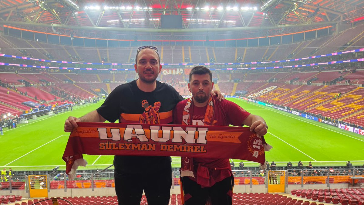 AVRUPA'DA ALACAĞIZ KUPAYI !

GALATASARAYIMIZI liverpool  karşısında Rams Park'da yalnız bırakmadık. #ultrAslanUNI #uAUNISDU