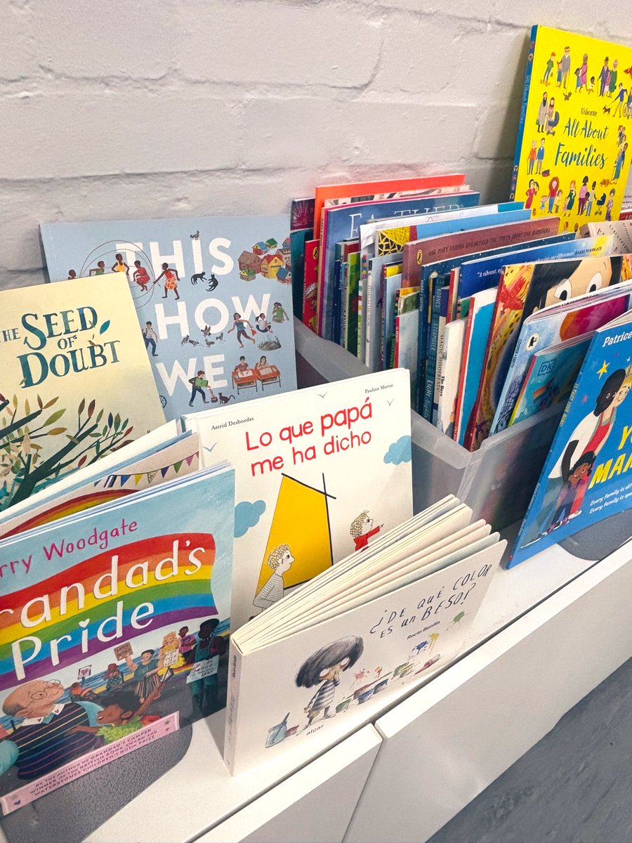 The best type of note left on my desk… 📝💛

Recommending a book, from my personal library, to a child and have them come back to borrow it and then read it in a day is a lovely thing. 
🥰📖✨