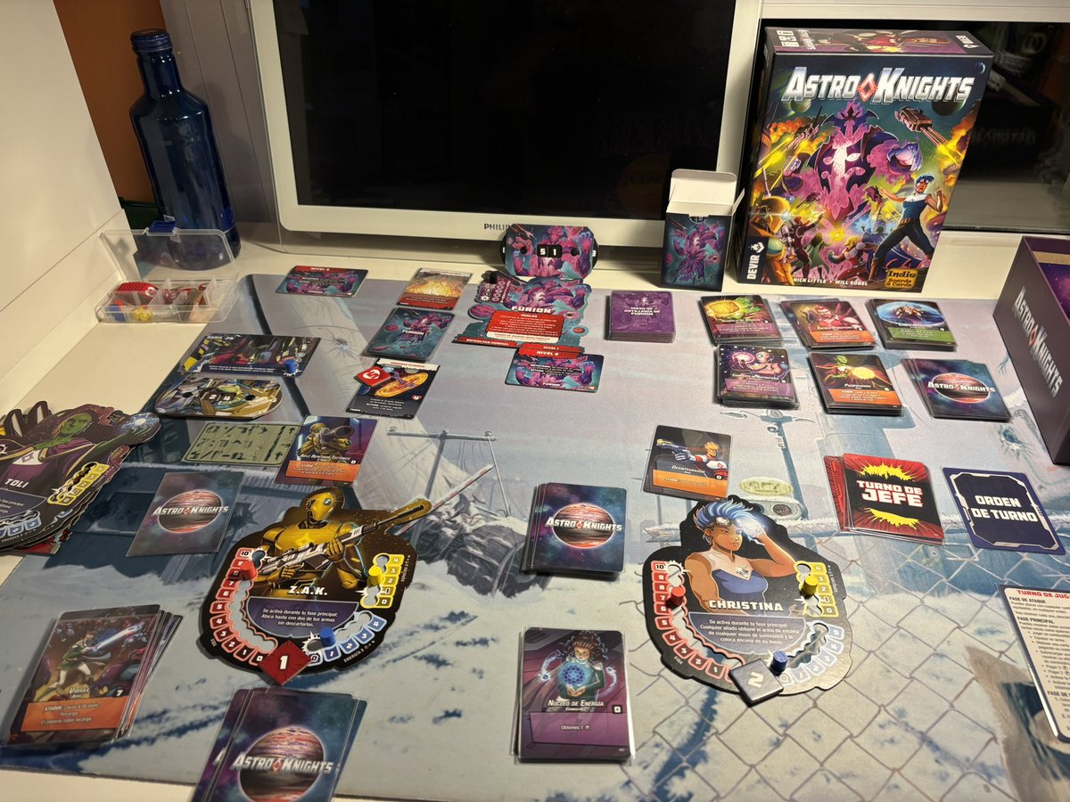 Seba_81's tweet image. Primera partida y primera victoria (in extremis) a Astro Knights de @DevirIberia . No había jugado nunca a Aeon’s End pero desde luego este es divertidísimo y rápido de jugar, con setup ágil y fácil de reglas. Recomendado! #juegosdemesa #boardgames
