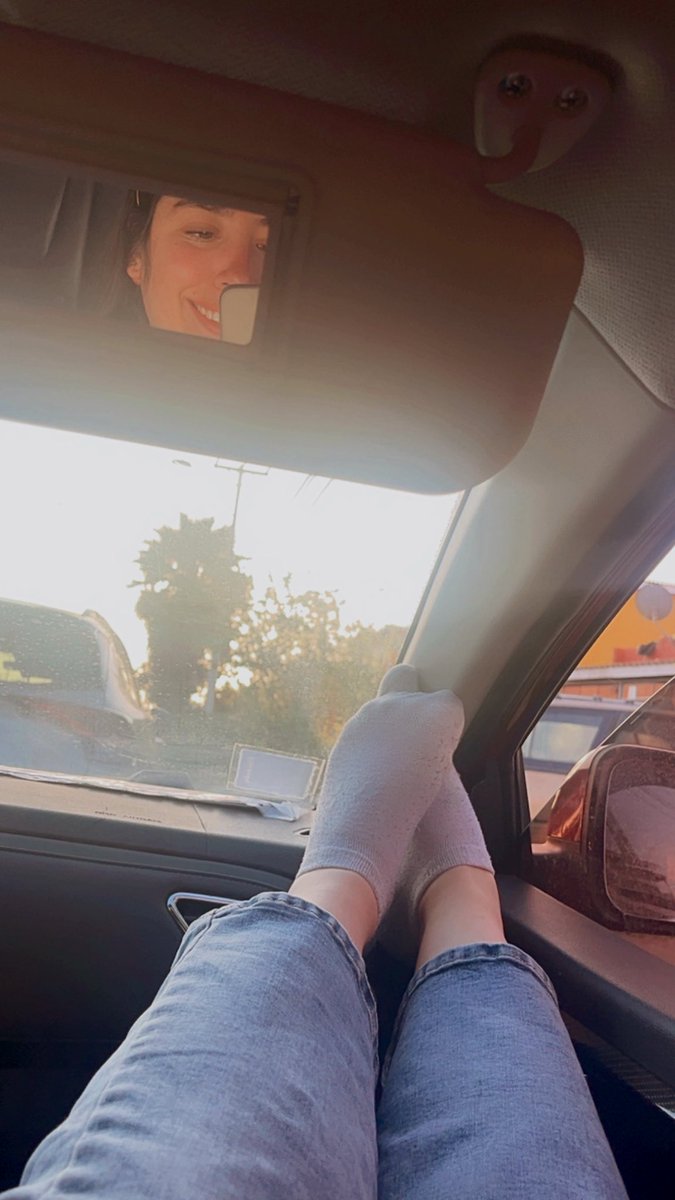 softviolet_'s tweet photo. Martes mis pies muy cansados pero con la mejor actitud 💜✨

Ustedes cómo van sobreviviendo la semana?”

#SoftViolet #CurvyStyle #Martes #MoodChill #Curvy https://t.co/bNUiH6WvZJ