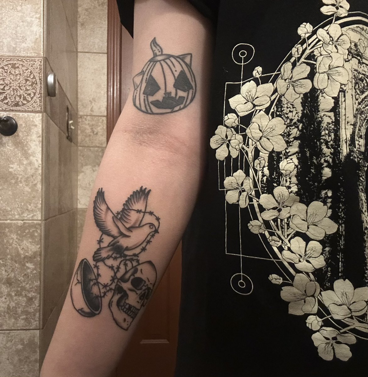 nico/spooky ☆ MET HAWK tweet media