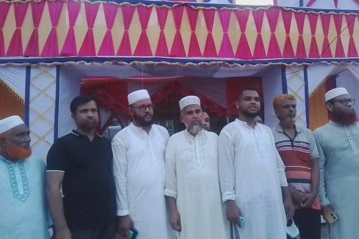 মাদারগঞ্জে জামায়াত নেতৃবৃন্দের মন্দির পরিদর্শন, হিন্দু সম্প্রদায়ের সার্বিক নিরাপত্তার আশ্বাস