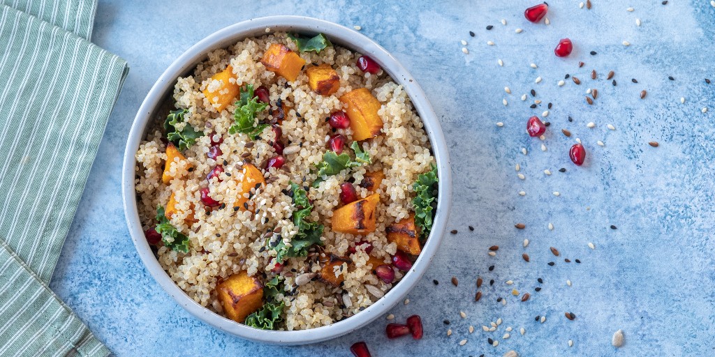 🍎🥗 Craving that crunch + sweet combo? This Fall Quinoa Salad brings the flavor with apples, dried cranberries, walnuts, and fluffy quinoa. It’s cozy, colorful, and totally crowd-approved! 🍂
👇 Get the recipe and fall in love bite by bite! bit.ly/3I4G7XN
