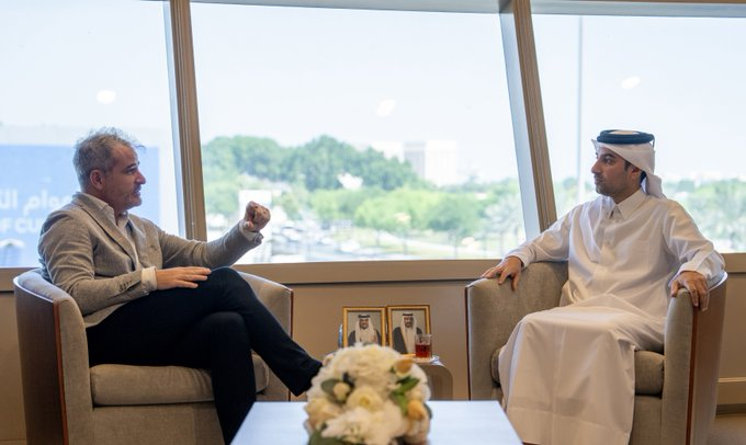 اجتمع سعادة الشيخ جاسم بن منصور بن جبر آل ثاني، مدير مكتب الاتصال الحكومي، مع السيد أنطوني نقاش، المدير العام التنفيذي لـجوجل في منطقة الشرق الأوسط وشمال إفريقيا، لبحث سبل تعزيز التعاون التقني ودعم التحول الرقمي في قطر والمنطقة.
#قطر #جوجل #التحول_الرقمي