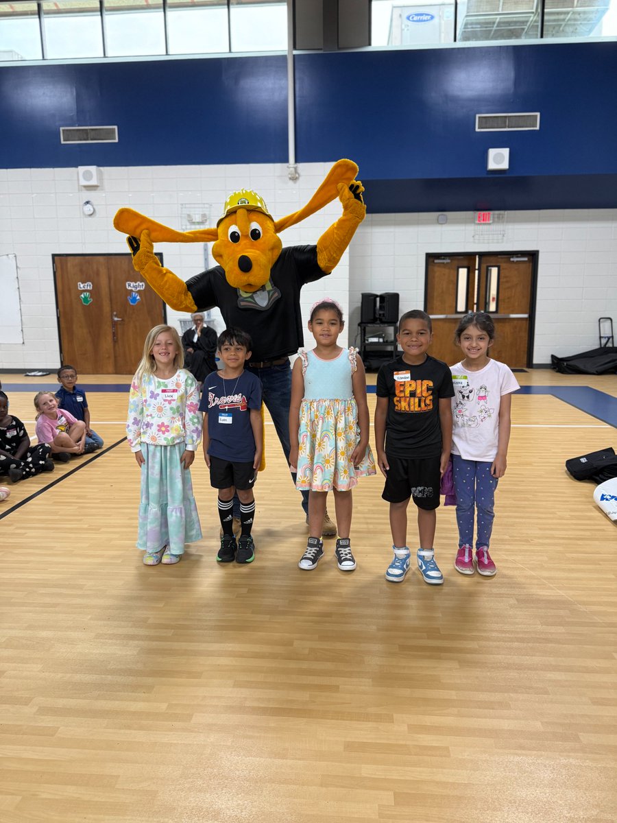 DiggerDog811's tweet image. Digger and Ms. Maria attended Career Day at Oconee County Primary School! diggerdog811.com/?p=5474 @GA811 @OconeeCoSchools @georgiadeptofed @gsbacomm @GAESPrincipals @gaelassoc #Call811 #Contact811 #safedigging #educationalsafetyprograms #PublicSafety #CareerDay2025