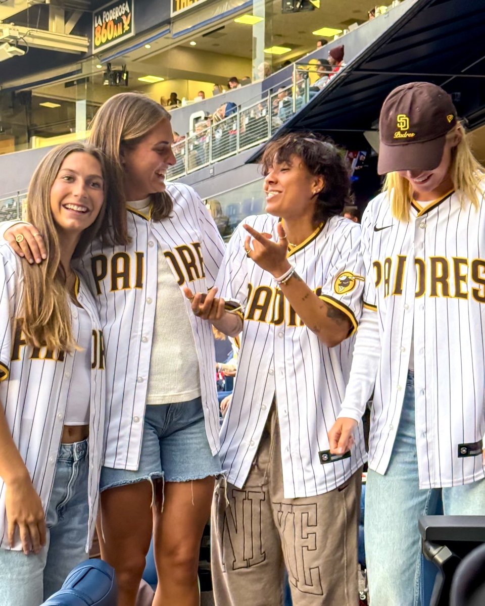 sandiegowavefc's tweet photo. LFGSD 💛🤎 

good luck to our friends @Padres this Postseason! #FightForTheFaithful https://t.co/c2j30BC82i