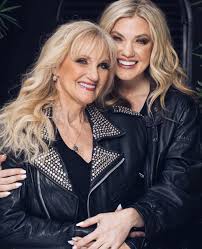 𝔇𝔬𝔪𝔞𝔦𝔫𝔇𝔬𝔤𝔤 🐾 tweet media