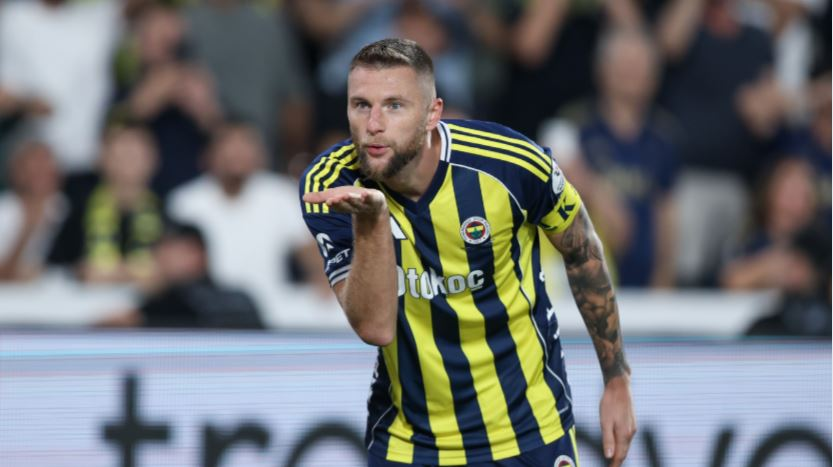 🔥Sosyal medyada güçlü olmak zorundayız. 

Tüm Fenerbahçelileri takipleşmeye davet ediyorum.