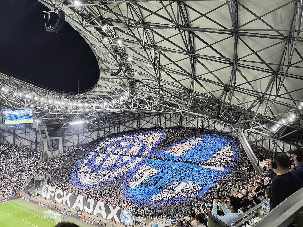 StanTouchot's tweet photo. Virage Nord / Virage Sud.
Toujours imbattables https://t.co/uXmLF2BM8N