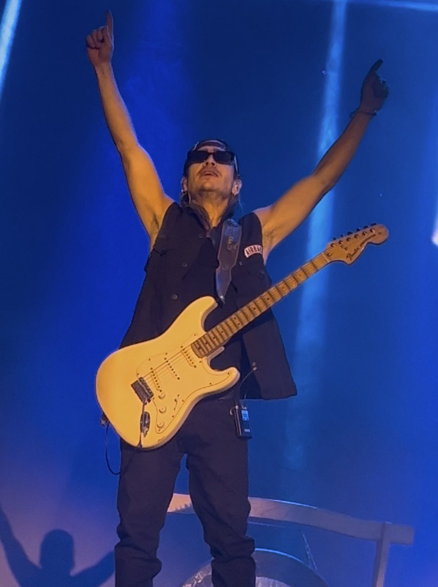 lubichhh's tweet photo. el mismísimo @AIRBAGoficial https://t.co/jclFTVC5IO