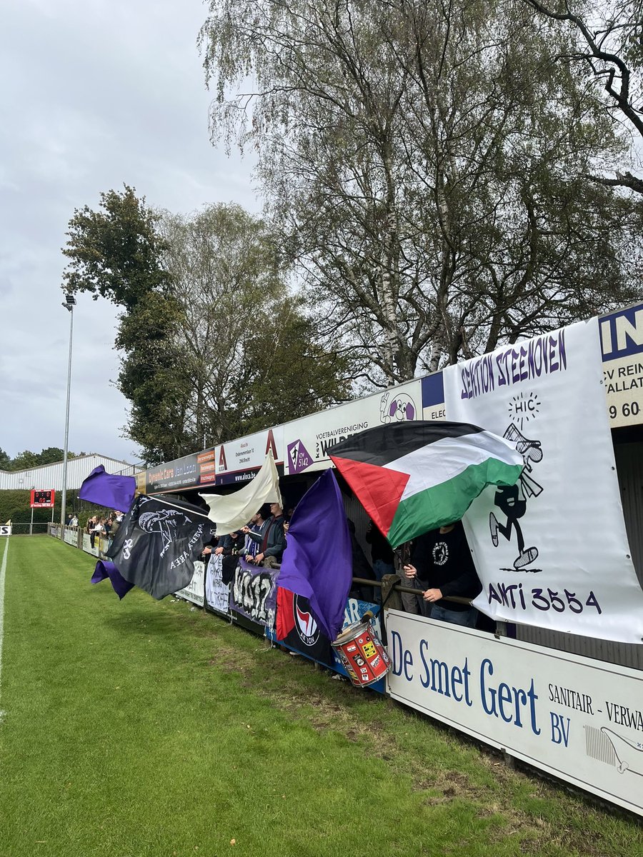 ultras_antifaa's tweet photo. 🇧🇪The antifascist Wuldert Ultras from Belgian team KSV Wildert showing their ongoing support for Palestine. 

Last season they were one of the two only Belgian teams to join the Show the red card campaign. https://t.co/Z0xrz2R4Aq