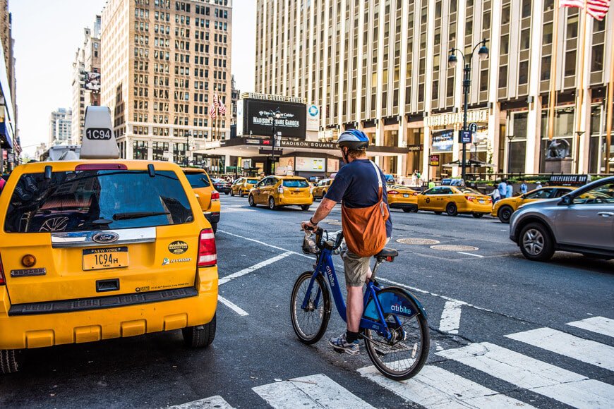 vlourbano's tweet photo. Para el año 2050 1 de cada 6 habitantes en la tierra será mayor de 65 años, por lo que la necesidad de infraestructura adecuada para su movilidad debe ser una prioridad hoy. 🚲👴👵🚲 Esta encuesta recabada las preferencias de este grupo demográfico. https://t.co/6OLI9z23hO https://t.co/lXbZbikikc