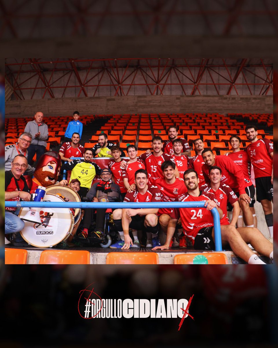 BalonmanoBurgos's tweet photo. 🤾🏻‍♀️✨ Aquí algunas imágenes de lo que no siempre se ve: el cariño, la admiración y, sobre todo, vuestro apoyo. 

❤️‍🩹 Gracias por sentir el balonmano con nosotros, por estar en cada partido, cada aplauso y cada aliento. 

🫰🏻 Este equipo lo formamos todos. Gracias por estar siempre. https://t.co/7KAwOeq3go