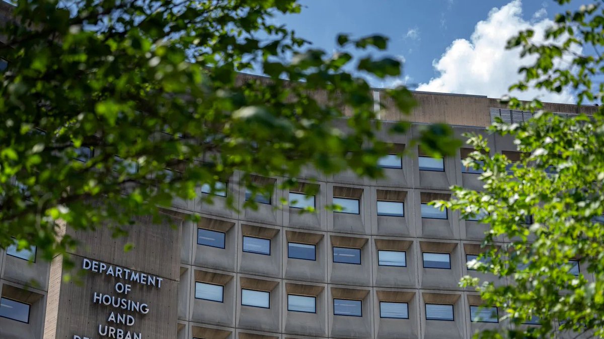 witzshared's tweet image. Whistleblowers accuse HUD of #systematically undermining’ fair #housing laws buff.ly/EenyJ9L