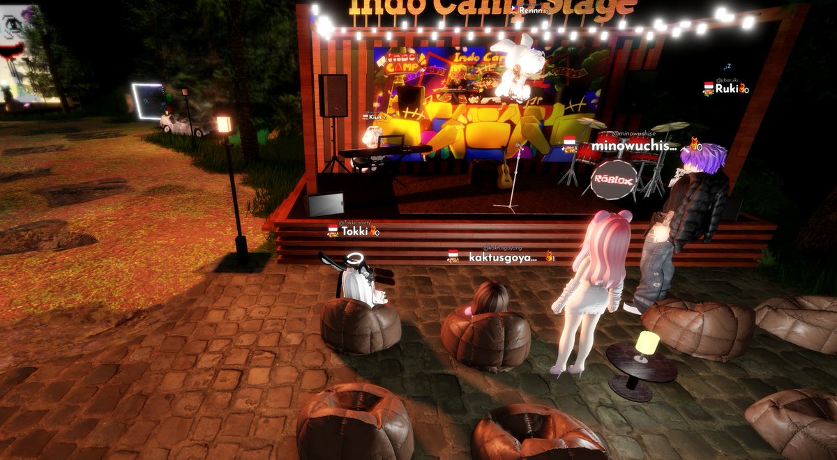 dengerin <a href="/JibakureiRuki/">Jibakurei Ruki 😈🌂</a> nyanyi 😎

w/ <a href="/minoruchise/">Minoru Chise</a> <a href="/Kiunnn_/">Kiun Lockhart</a> <a href="/00Rainkun/">00rain_</a>