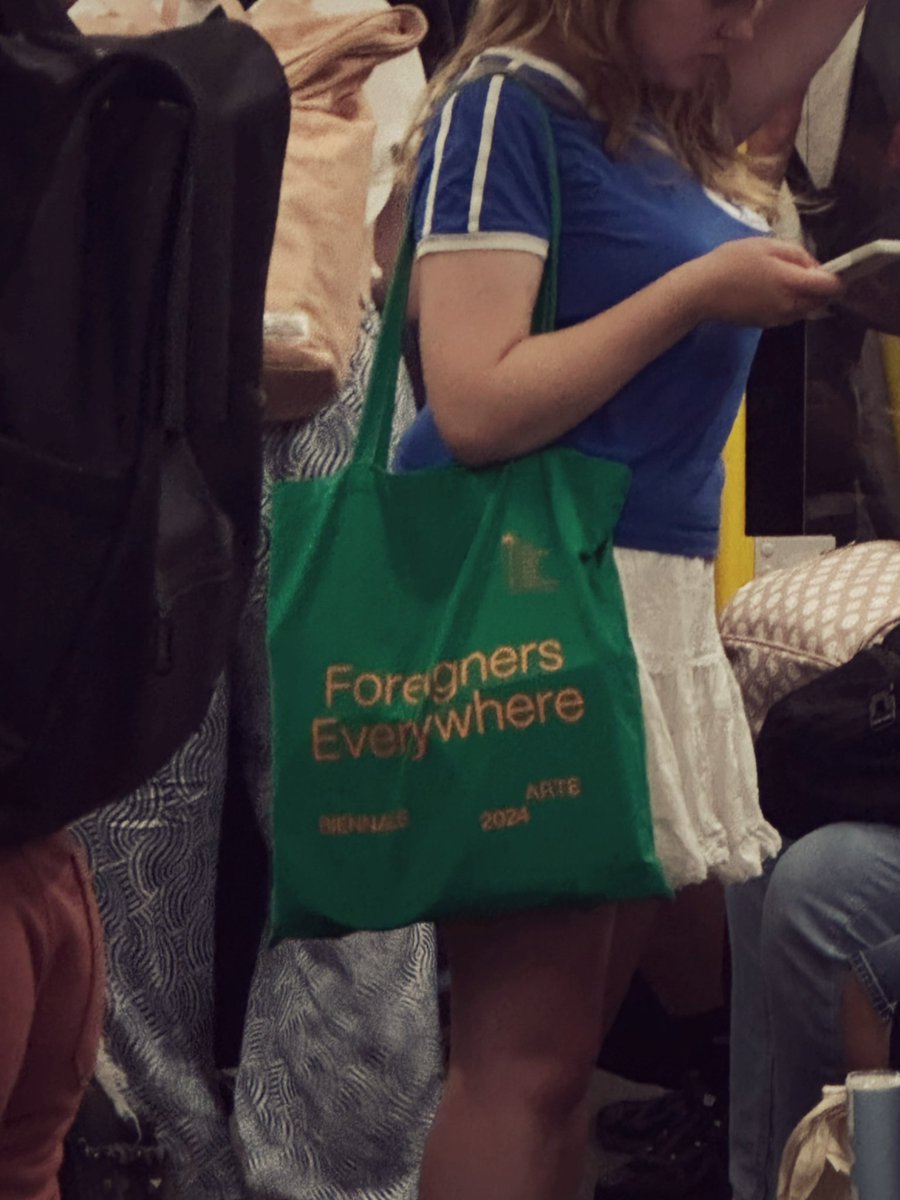 stacy (@takeabooow) on Twitter photo 