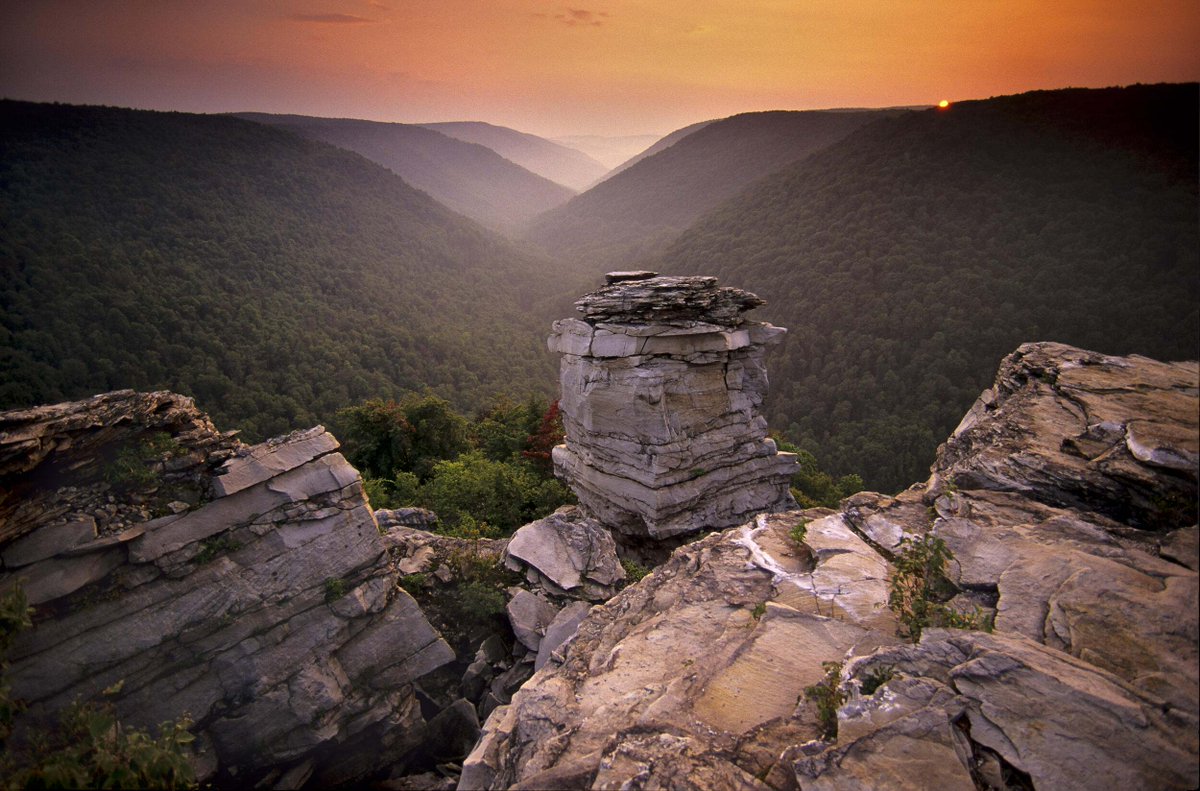 nature_wv's tweet image. Despite our differences, Americans overwhelmingly agree on one thing: protecting nature. 🌿

Land conservation is a legacy we all share—and West Virginia is leading the way.

📸 Kent Mason

#LandProtection #UnityInNature #TNCWV