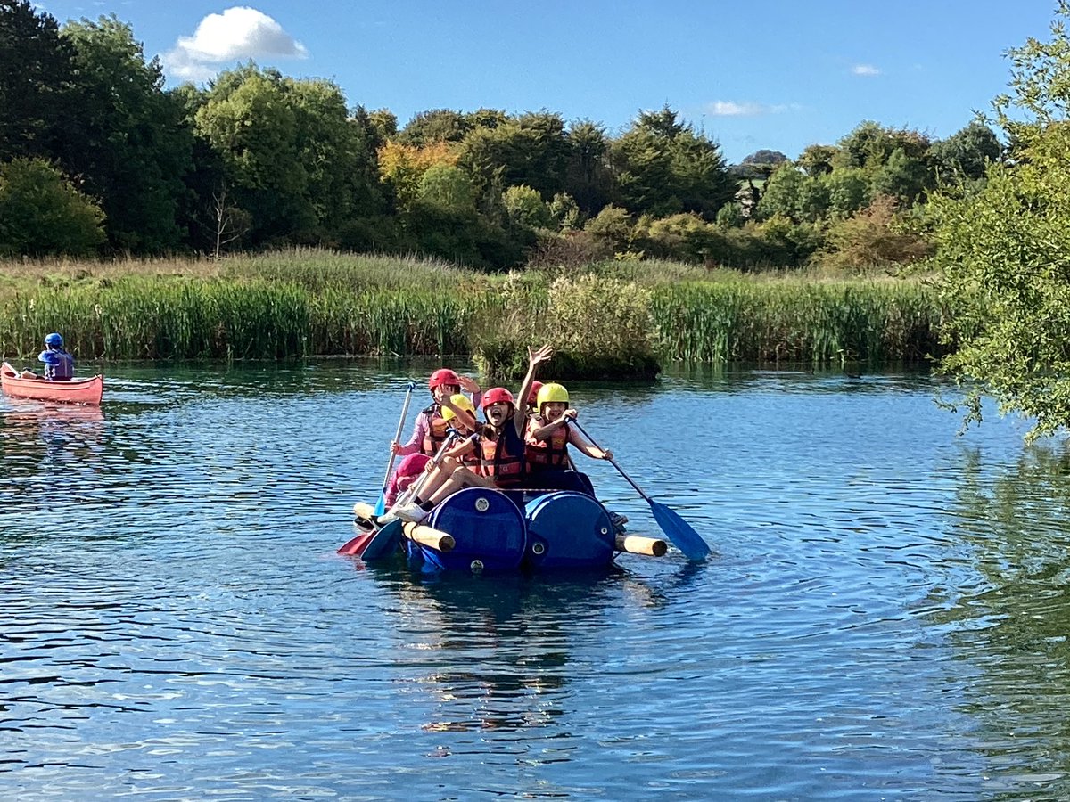 soppas_f's tweet photo. Day 2 raft building ☀️ https://t.co/u0vNp8Wa5P