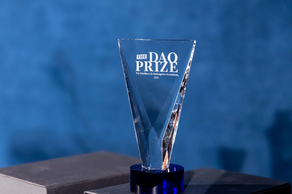 TheFP's tweet image. Multiple Free Press stories are finalists for The National Journalism Center 2025 Dao Prize for Excellence in Investigative Journalism.
@Maddie_Rowley_ for "Biden’s Bungled Unaccompanied Children Program."
@FrannieBlock + @FPJaySolomon for "How Qatar Bought America."…