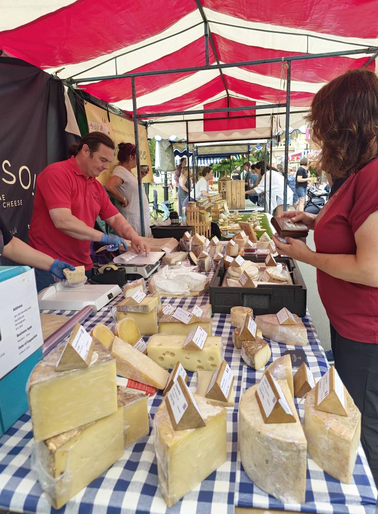 IndependentBham's tweet image. Colmore BID is partnering with Birmingham Artisan Markets to bring a brand-new market to Snowhill Square on 9 October (12pm–6pm). With 15 local traders and live entertainment from 12pm–2pm, visitors can shop small, support local, and pick up unique gifts and handmade goodies.