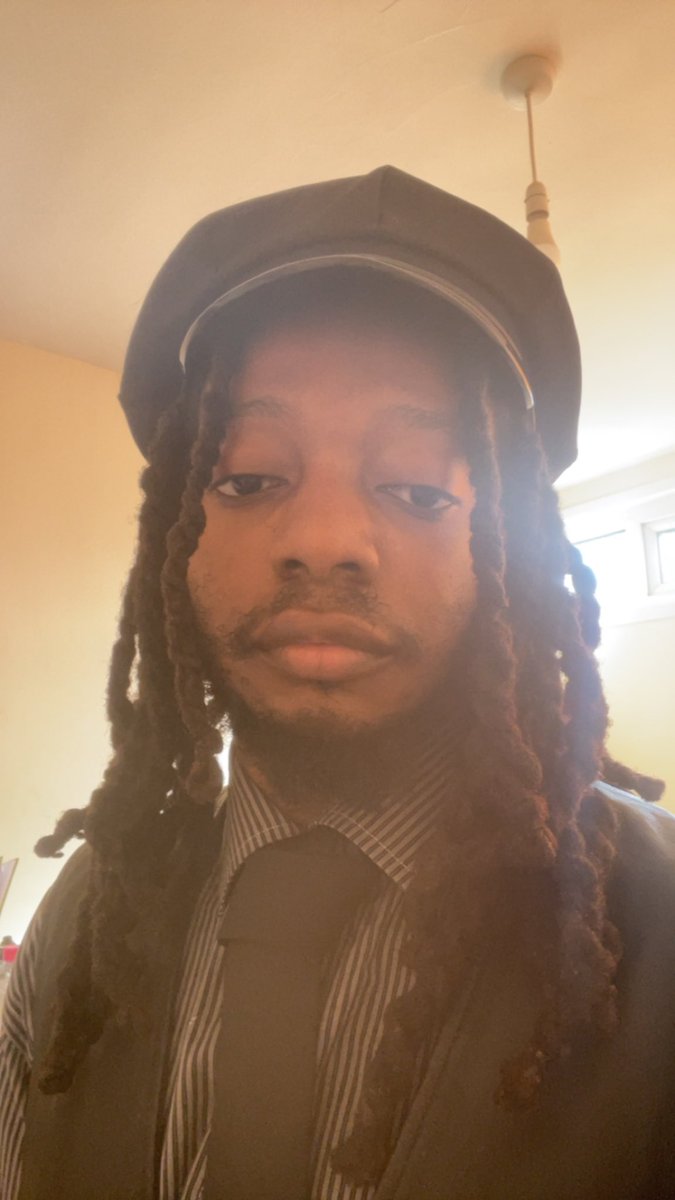 KayDiavolo's tweet image. School fit today 

#uni 
#art