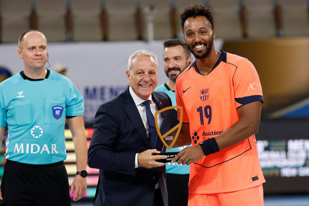 Gran victoria del <a href="/FCBhandbol/">Barça Handbol</a> por 26-21 frente a Al Ahly, que le permite alcanzar la final del #IHFClubsWCH en El Cairo. 

Los azulgranas se sitúan en la lucha por un título que se les resiste desde hace cuatro años.