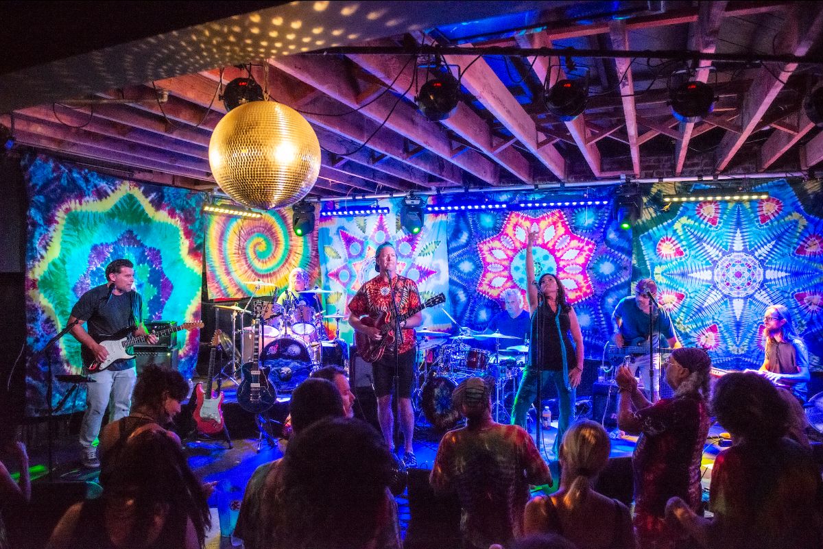 EasyWindSoCal's tweet image. Easy Wind Live at WinstonsOB this Saturday - mailchi.mp/d1d2734a0d18/h…