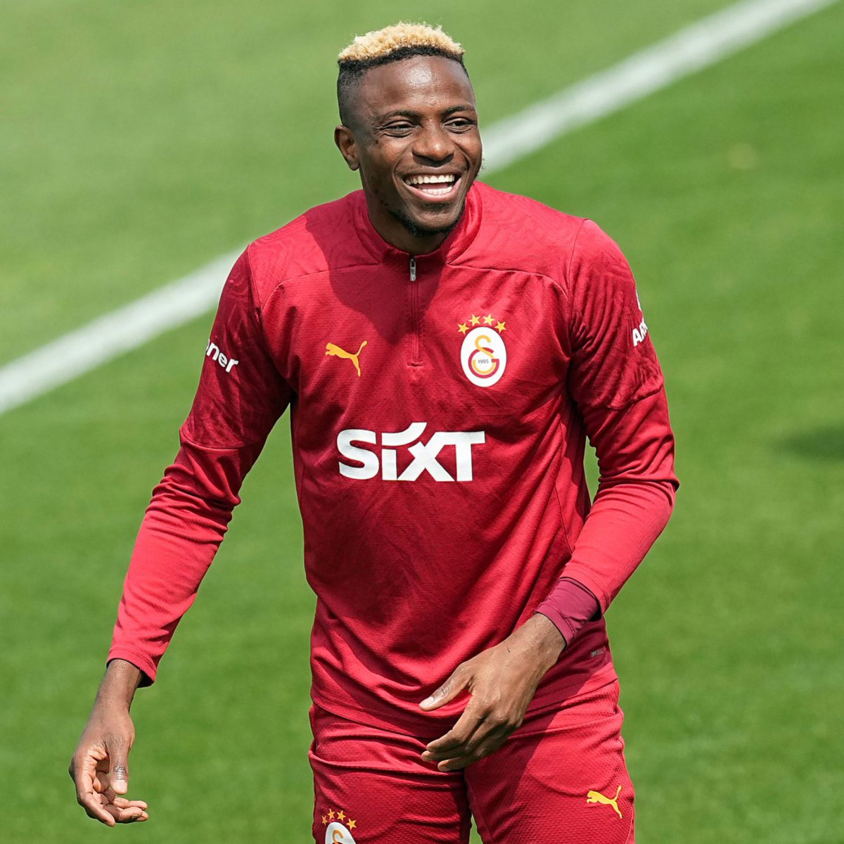 VICTOR OSIMHEN Scores the Penalty against Liverpool 

Naija to the World
