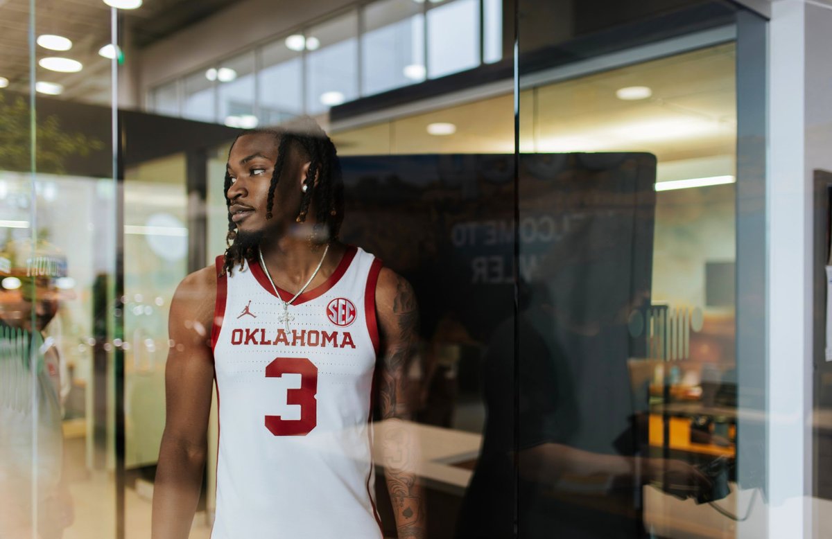 Sooners takeover at Fowler Dodge 🏀🎬 Filming day was all smiles, laughs, and highlights—stay tuned! #Fowler #FowlerAuto #Auto #FowlerDodge #OU #OUMensBBall #basketball #Commercial @ou_mbball @dayton_forsythe @2ezjeff
