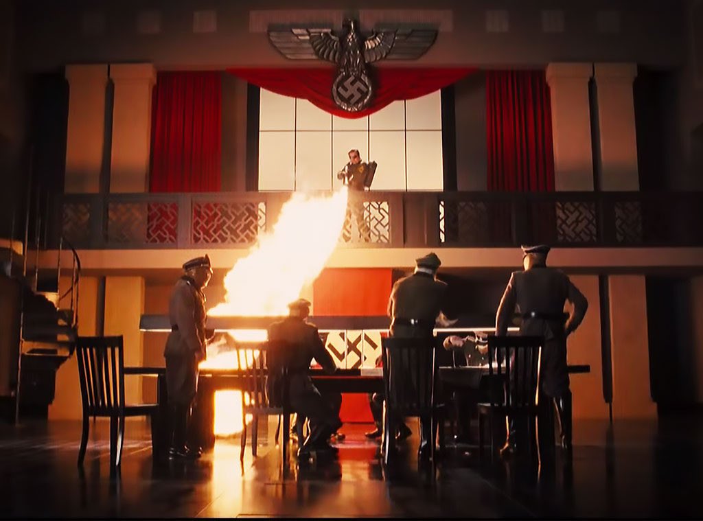 ogeekautentico's tweet image. Bizarro esse papo nada haver de que estão &quot;banalizando&quot; o n4z1smo. Como se uma mensagem anti-n4z1 fosse novidade na cultura pop.

Seja situado durante ou depois da 2ª Guerra, isso sempre existiu e sempre vai existir, pq existem coisas que são intoleráveis independente de incômodo…