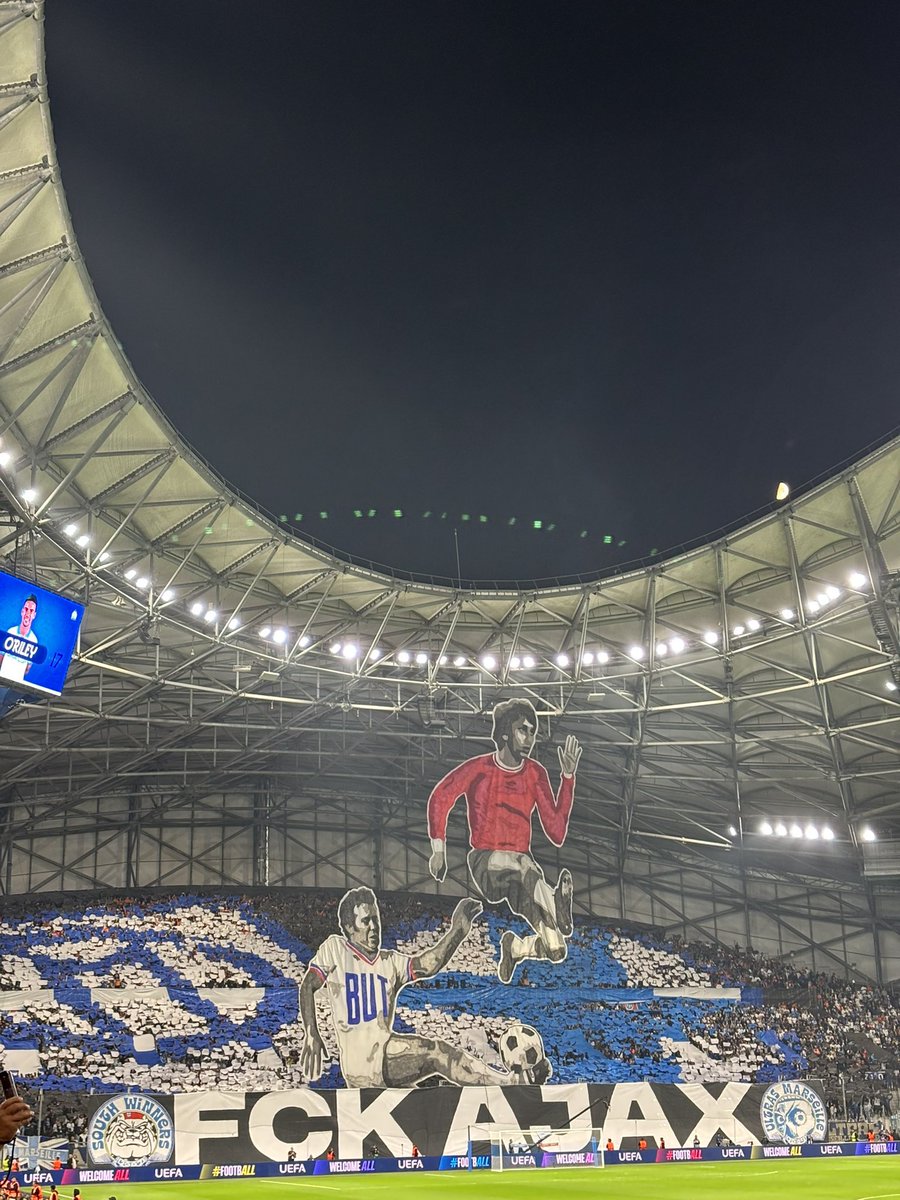 ab_nihilo's tweet image. Zvunka vs Cruyff, OM-Ajax 1971
#TeamOM #OMAjax

La #TeamPSG si vous voulez des cours de tifo…