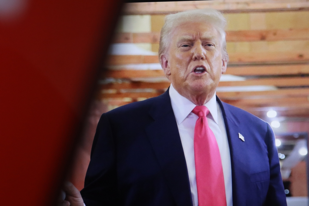 EndTimeHeadline's tweet image. Trump tells hundreds of Generals the Military should be used to fight ‘Enemy Within’ #trump #policestate #civilwar #usmilitary #enemywithin 

Read More:
endtimeheadlines.org/2025/09/trump-…
