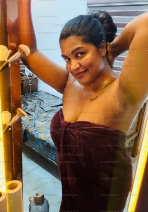CineKada's tweet photo. Fresh up... #mallugirl #reshmarechu
#Devikamohan
#reshmarechuhot
#SuriyaPrabha #Suryaprabha #resmirnair https://t.co/7NeXAieVD2