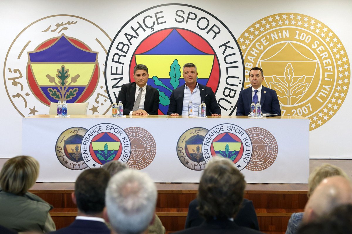 Sadettin Saran, Kulübümüzün kurul üyeleri ile tanışma toplantısında bir araya geldi.