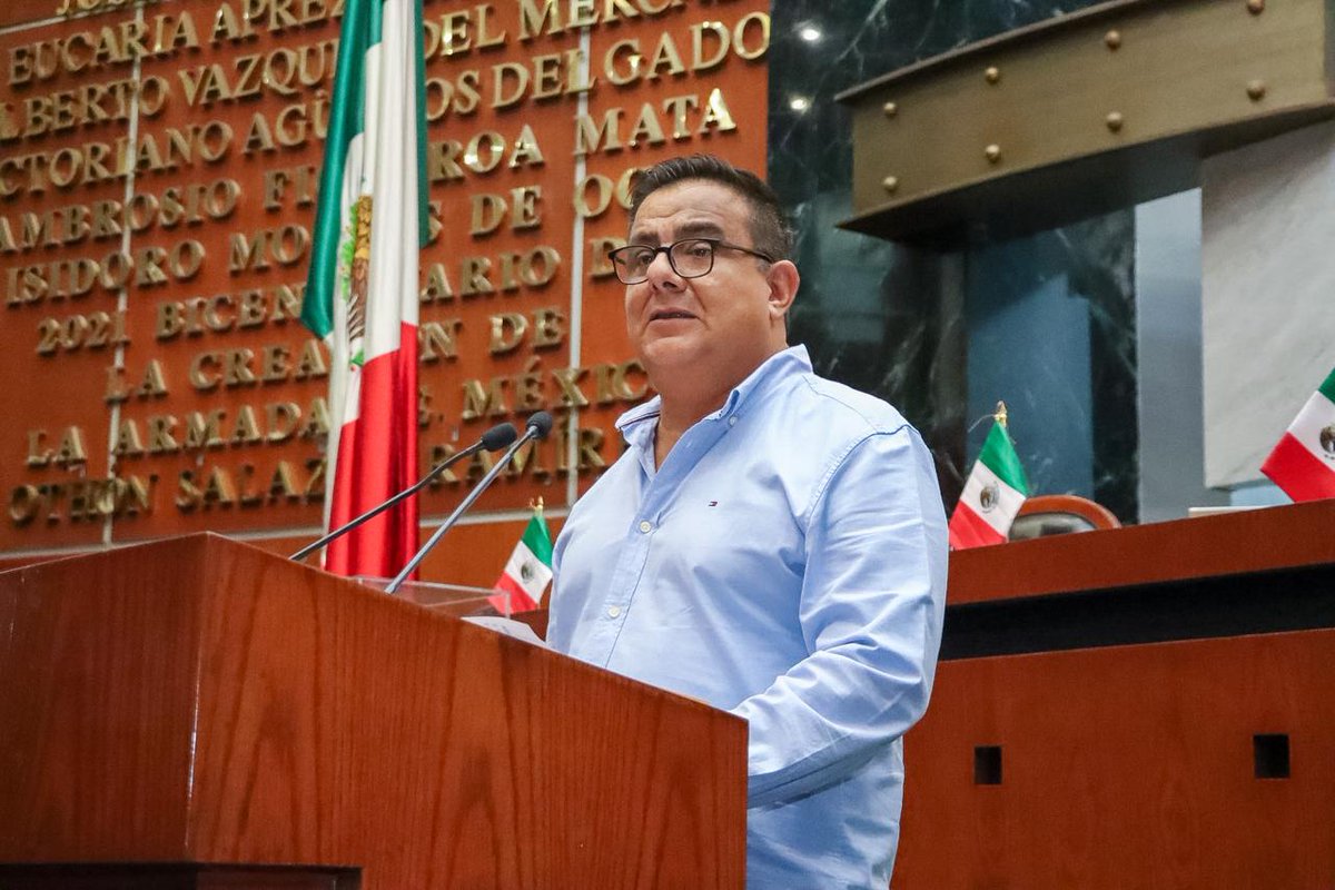 congresogro's tweet photo. Plante Dip @Marcotulio (Morena) reforma y adición a la Ley de Cambio Climático del Estado de Guerrero para establecer metas progresivas de transición energética hacia fuentes renovables y crear el Plan Estatal de Economía Circular, orientado a optimizar el manejo de residuos. https://t.co/68LY56brNA