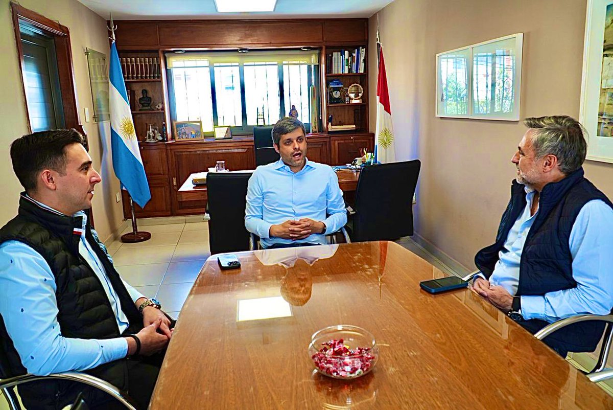 El diálogo es una de las herramientas principales para construir consensos y la producción no puede quedar afuera, porque para avanzar en ese sentido, se necesita construir puntos de encuentro. 

No quedan dudas de que hay que sacarle el pie de encima a los productores y qué