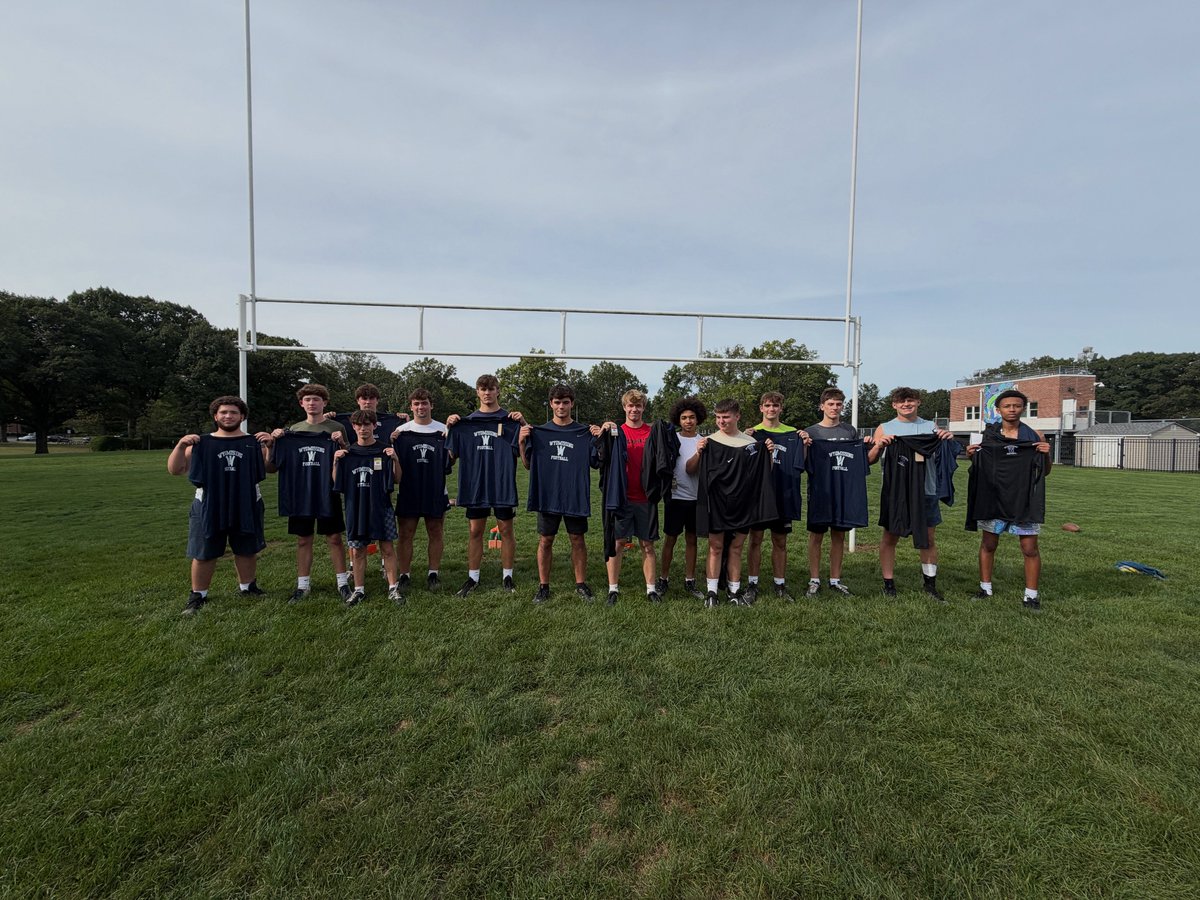 Dropped off the <a href="/WyoFootball/">Wyomissing Spartans Football</a> team’s custom Nike gear!!🔥🤩 Players who reached their goals earned these awesome prizes. #GoldGear #FundraisingPrizes 

<a href="/goldathletics/">Gold Athletics</a> <a href="/HunterBeane/">Hunter Beane</a>